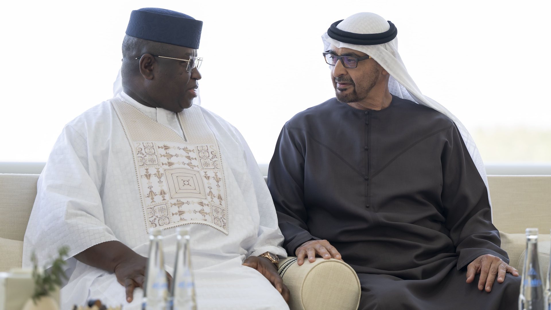 BAE ve Sierra Leone başkanları ikili ilişkileri geliştirmek için bir araya geldi