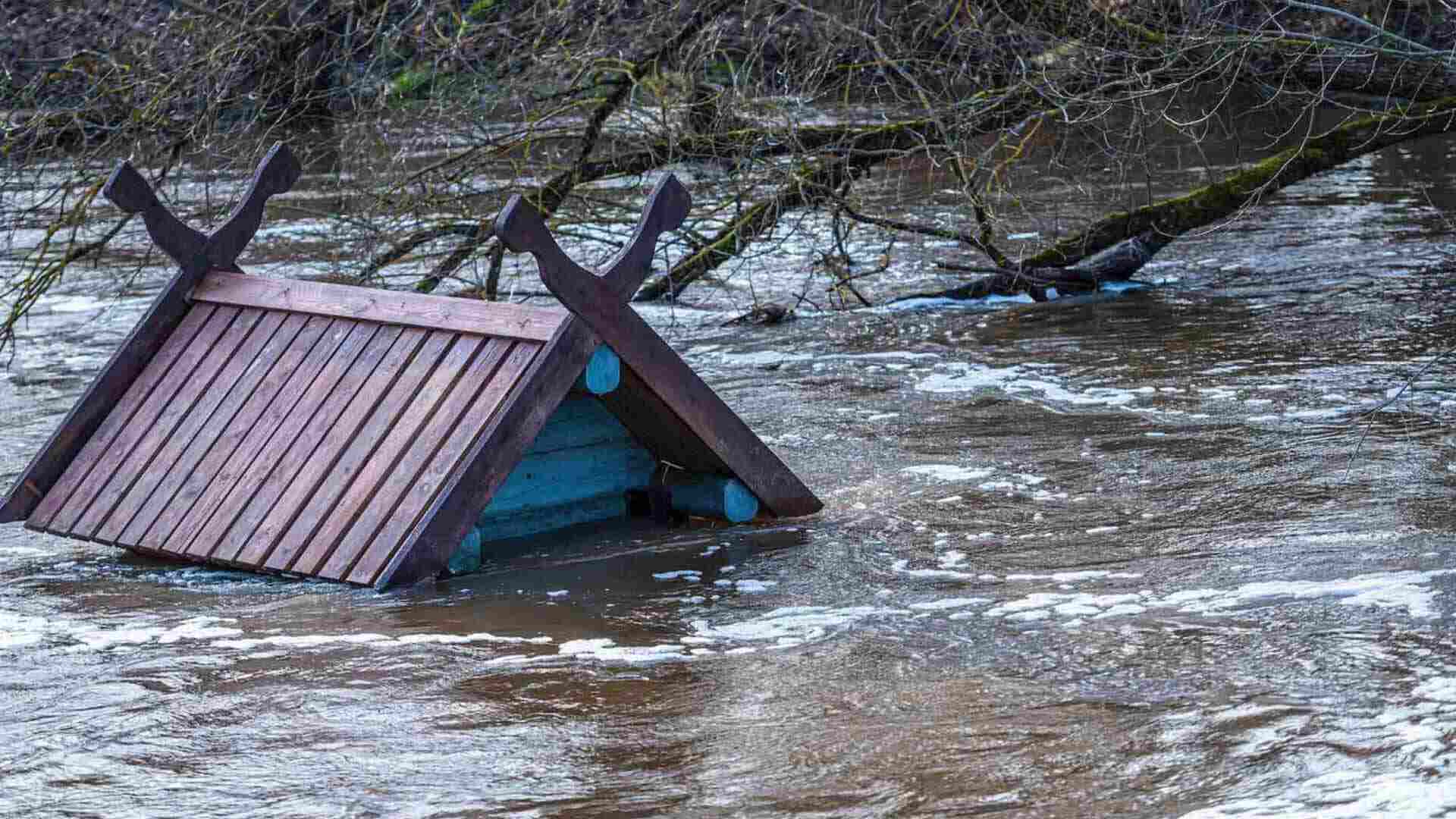 肯尼亚洪水肆虐，造成 42 人死亡，且死亡人数还在增加