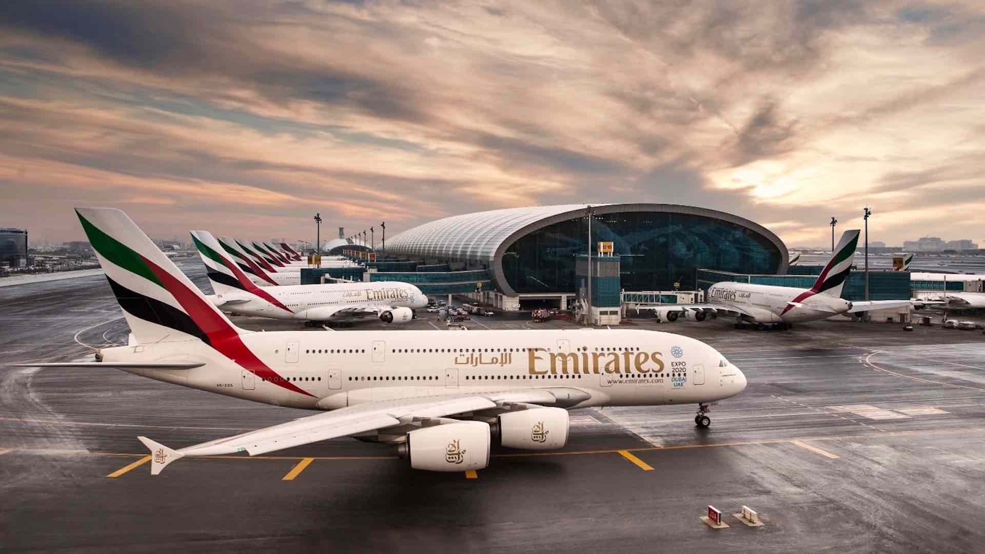 迪拜机场面临航班中断，导致交通混乱