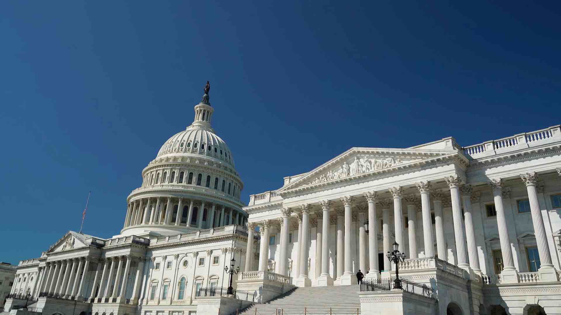 در بحبوحه تلاطم بیت کوین، سناتورهای آمریکایی از لایحه مقررات مربوط به کریپتو رونمایی کردند